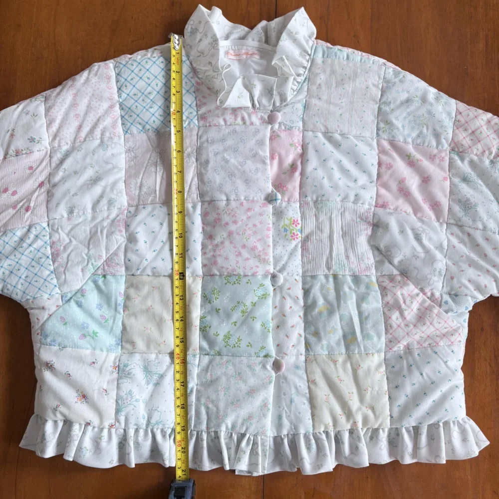 Vintage Handmade Quilted Pastel Ruffle Cropped Long Sleeve Jacket Size Medium - Picture 9 of 10